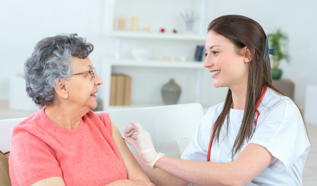 Vacinação em idosos: uma poderosa estratégia de prevenção direcionada à redução da morbimortalidade